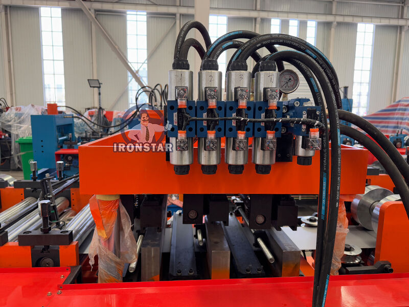 “Full Automatic Quick Change CZ Purlin Roll Forming Machine Adjustable C Z Channel Steel Purlin Making Machine For Steel Structure1.5-3mm Thickness CZ Purlin Roll Forming Machine Interchan ”